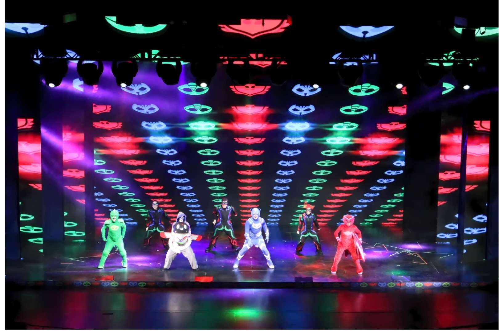 Photo of BVC Theatre children's show on stage with light show