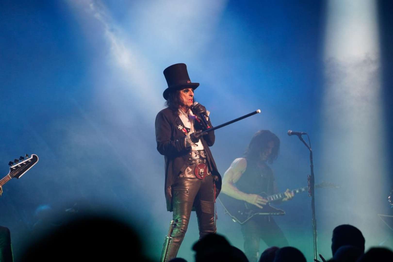 Photo of Slash on stage