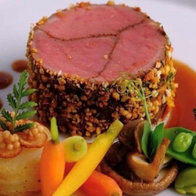 Fillet mingon steak and carrots